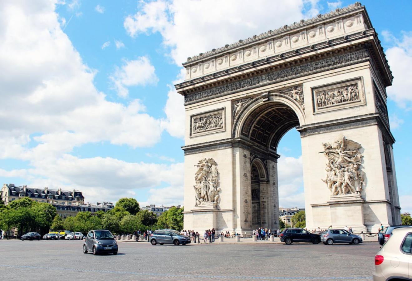 Spacious And Bright 2-Bedroom Large Apartment Very Close To Paris - Near Metro بولونِ بييانكور المظهر الخارجي الصورة