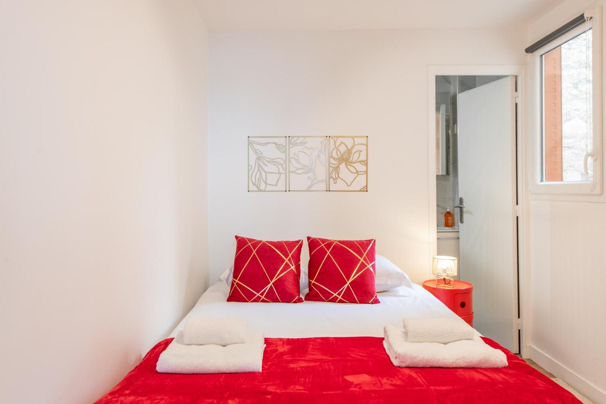 Spacious And Bright 2-Bedroom Large Apartment Very Close To Paris - Near Metro بولونِ بييانكور المظهر الخارجي الصورة