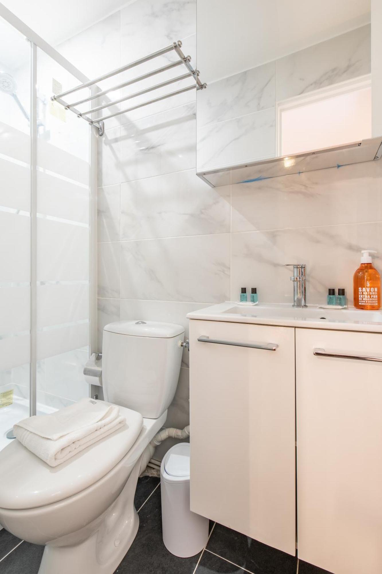 Spacious And Bright 2-Bedroom Large Apartment Very Close To Paris - Near Metro بولونِ بييانكور المظهر الخارجي الصورة